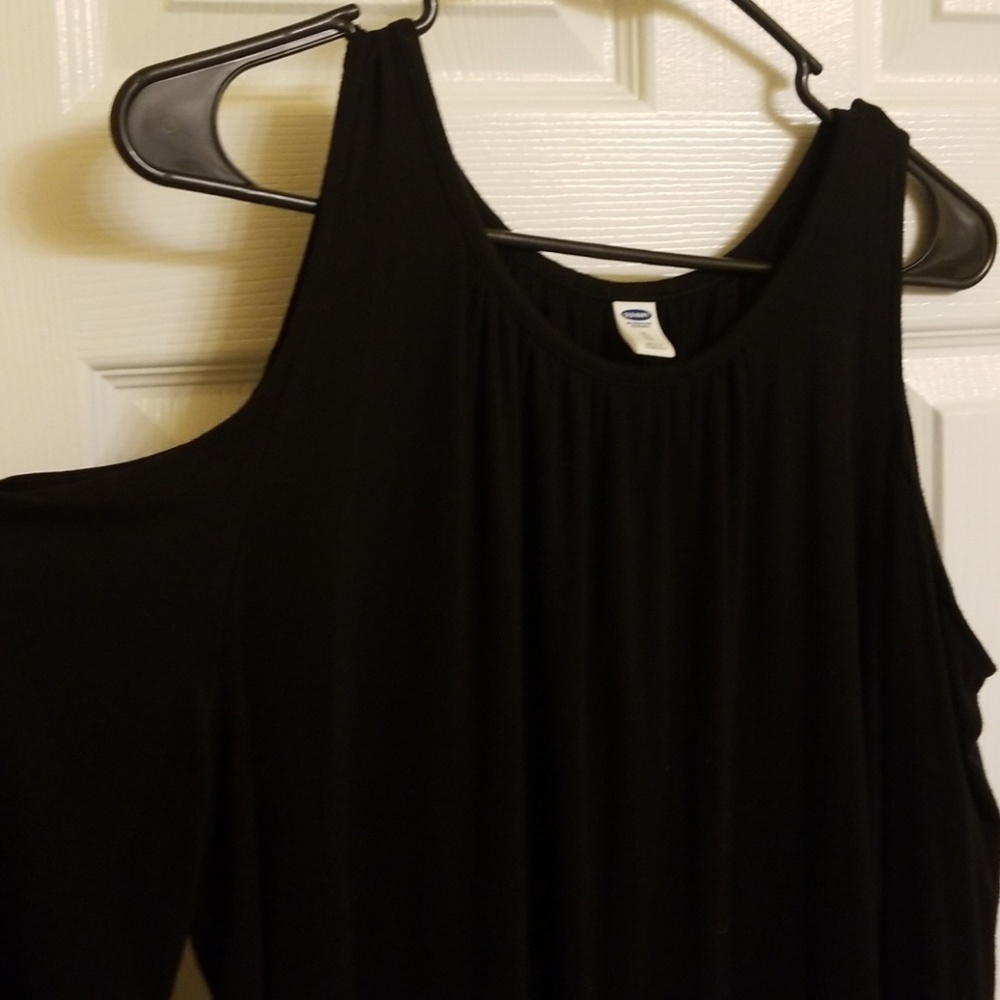 OLD NAVY black cold shoulder LS